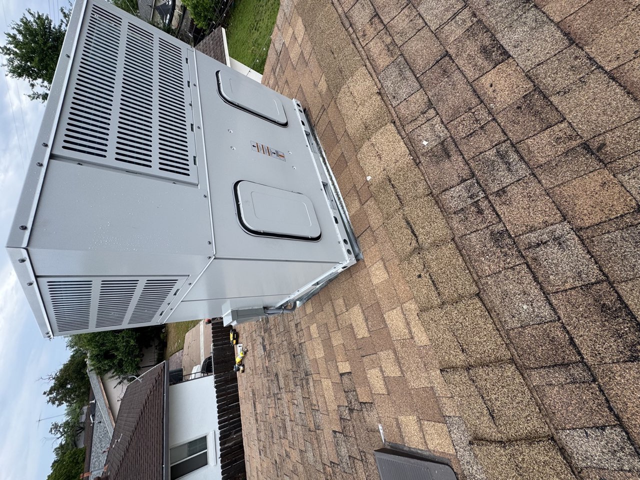 New packaged rooftop HVAC unit installed in Sacramento